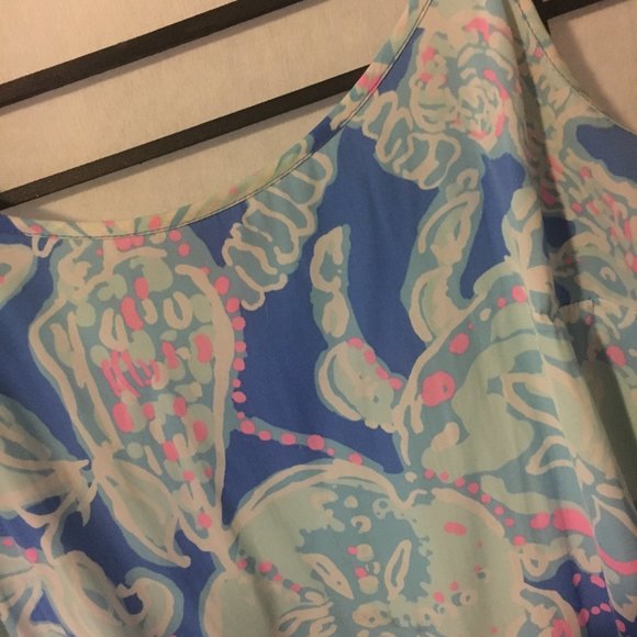 Lilly Pulitzer Ruffle Bottom Top - Picture 2 of 5
